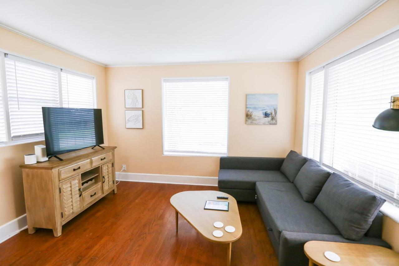 New Listing! Centrally Located Efficiency One Mile To The Beach! Jacksonville Beach Exterior photo